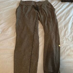 Size 4 lululemon joggers